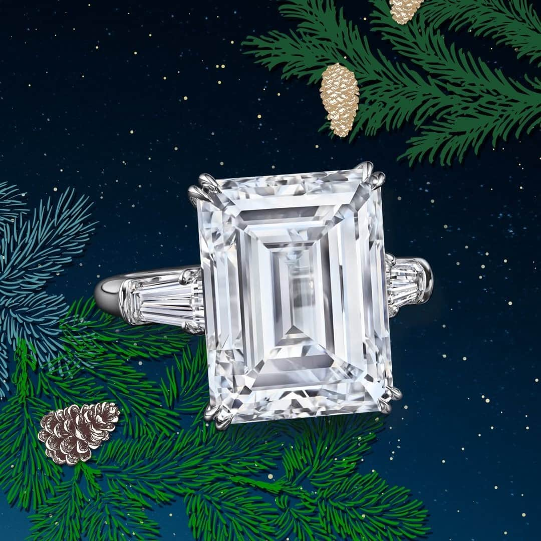 ハリー・ウィンストンさんのインスタグラム写真 - (ハリー・ウィンストンInstagram)「Make it a season to remember with an incredible Classic Winston #Diamond Engagement Ring. #WinstonWishes #HarryWinston Tap the link in bio to seal your romance with this exquisite jewel.」12月1日 20時30分 - harrywinston