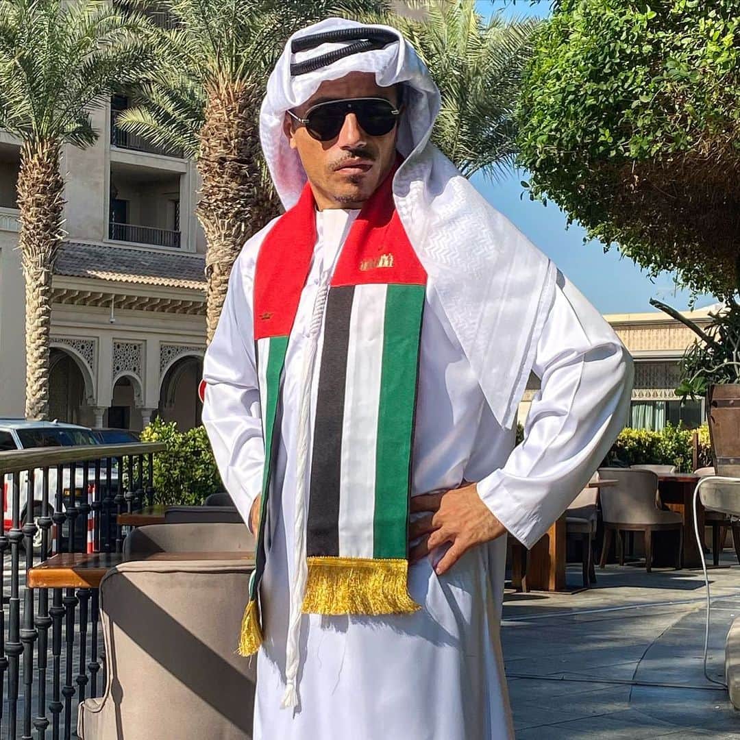 Saltbae（ヌスラット・ガネーシュ）さんのインスタグラム写真 - (Saltbae（ヌスラット・ガネーシュ）Instagram)「I wish all my UAE ❤️friends and family a Happy National Day.. #saltbea #saltlife #salt」12月1日 20時36分 - nusr_et