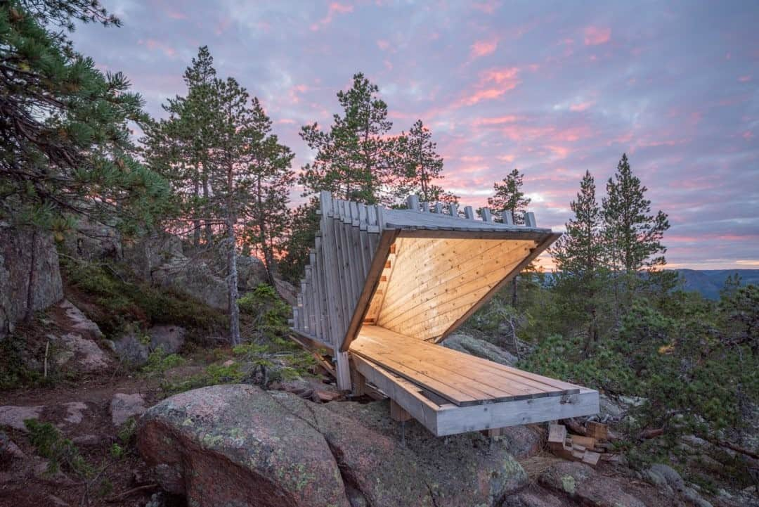 National Geographic Travelさんのインスタグラム写真 - (National Geographic TravelInstagram)「Photo by @MartinEdstrom / Care for some minimalistic outdoor living? Part of an architectural innovation project along the High Coast of Sweden, this bare-bones shelter can be used to escape a sudden patch of bad weather while hiking the trail that passes by—or as a room with a great view of the archipelago beyond. Follow @MartinEdstrom for more images and stories from Sweden and the Nordics. #sweden #exploringhome #outdoorlife #campvibes #minimalistic」12月1日 20時38分 - natgeotravel