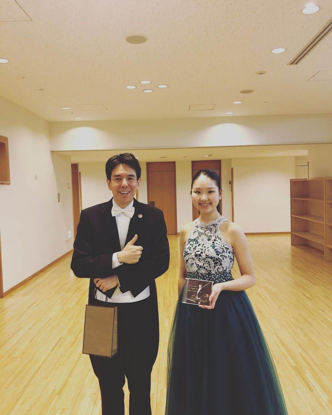 金子三勇士さんのインスタグラム写真 - (金子三勇士Instagram)「Bravo!  #TokyoCollegeofMusicHighSchool #Unicef @unicefinjapan  #TokyoMetropolitanArtTheater #CharityConcert #Piano #AyaneTsuno #MiyujiKaneko #SteinwayArtist #チャリティーコンサート #東京芸術劇場 #東京音楽大学付属高等学校  #ユニセフ #津野絢音 #金子三勇士 #ピアノ #ラフマニノフ」12月1日 20時41分 - miyujikaneko_official