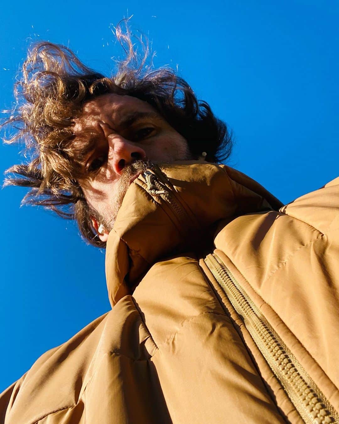 サム・クラフリンのインスタグラム：「Happy December 1 y’all 🎄」