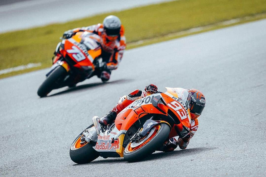 レプソル・ホンダのインスタグラム：「#TheYearThatWas - #SepangTest ⠀⠀⠀⠀⠀⠀⠀⠀⠀ Looking back through the 2020 season. It began in Sepang. Marc and Alex in Repsol Honda colours for the first time together.」
