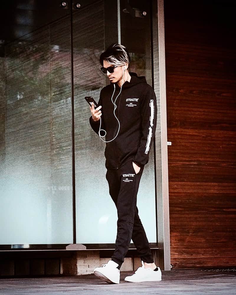 DJ ACEのインスタグラム：「🚶‍♂️﻿ My recent cordinate.﻿ ﻿ 最近はもっぱらこのセットアップ。﻿ ﻿ #ラク﻿ #今年もあと1ケ月﻿ #第三波来てもさらにやってやろうとしか思わない」
