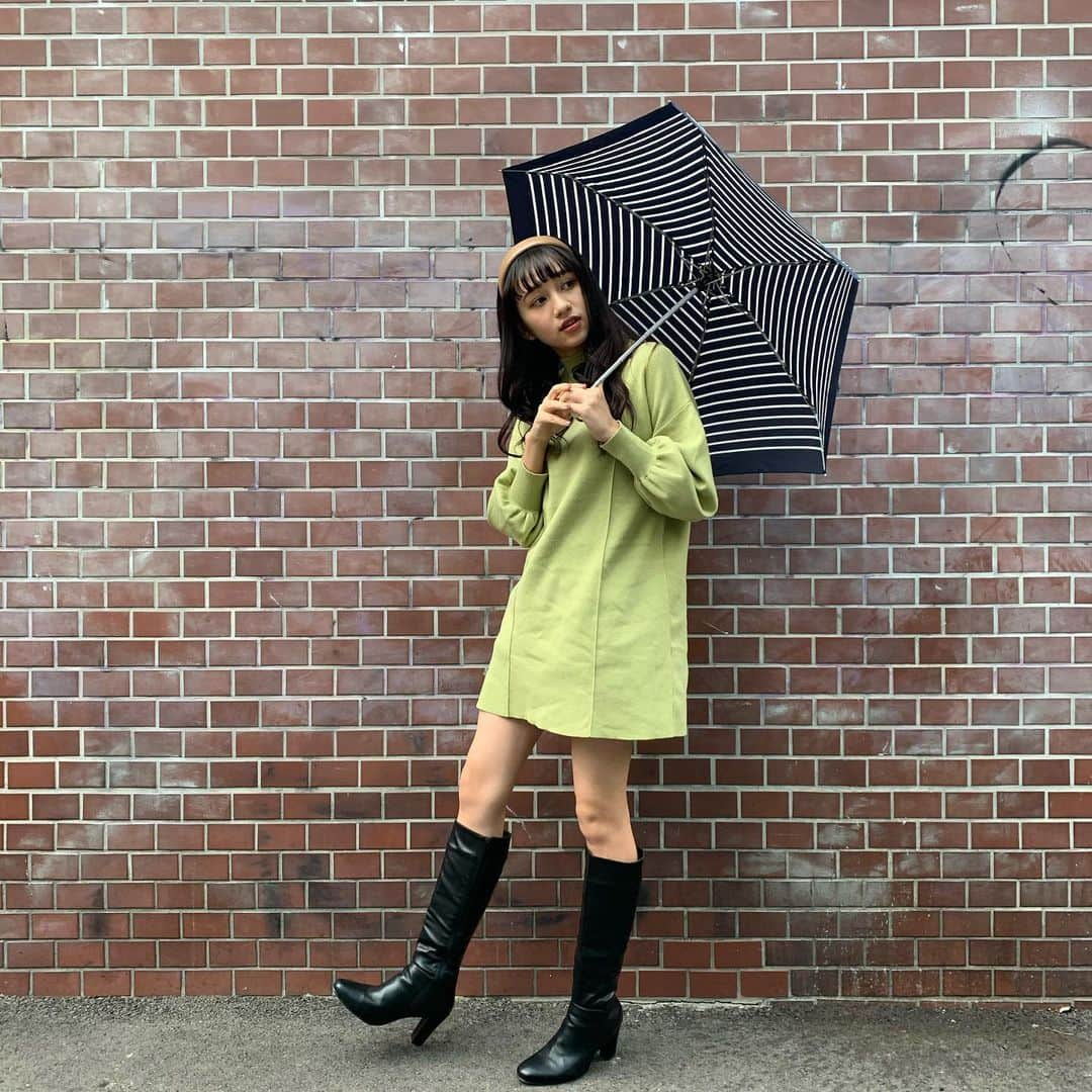 長谷川美月さんのインスタグラム写真 - (長谷川美月Instagram)「☔︎  これまでPOPを繋いできてくださった 先輩方がどんどん卒業してしまう今、 もう後輩という立場に甘えていられないのです。  #美月と再スタート  皆さんがいてこその私。 そのスタンスは一生変わりません。 どんな景色を見るにも必ず一緒。 これからもずっとずっと...🌛  2020年ラストアンケート、 宜しくお願い致します！！！  #popteen #ljk #02 #長谷川美月 #みちゅ #magicour #18y」12月1日 21時06分 - mxx.____29