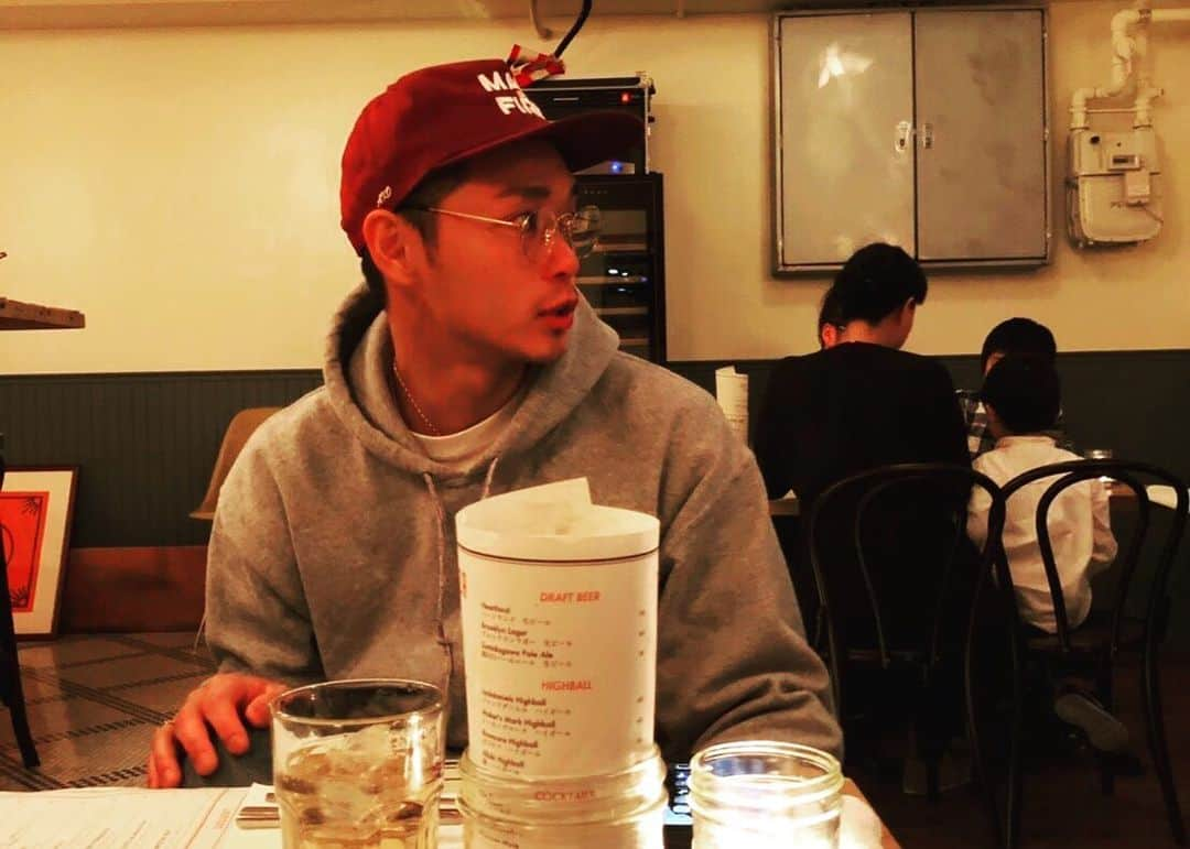 西條 祐也のインスタグラム：「Glasses & hat.」