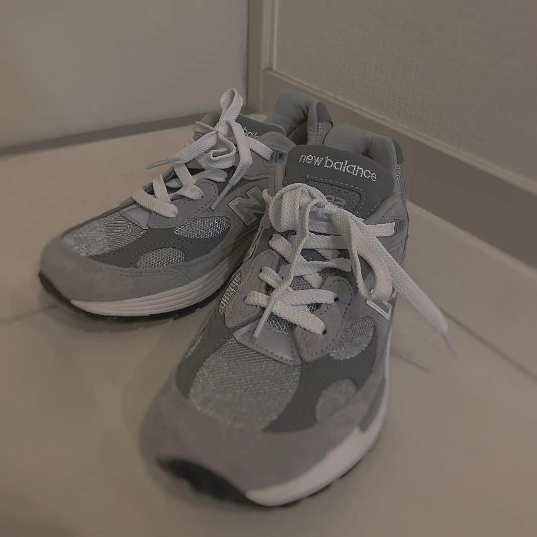 池田愛のインスタグラム：「新しい👟✨  #ニューバランス  #ニューバランス992  #スニーカー」