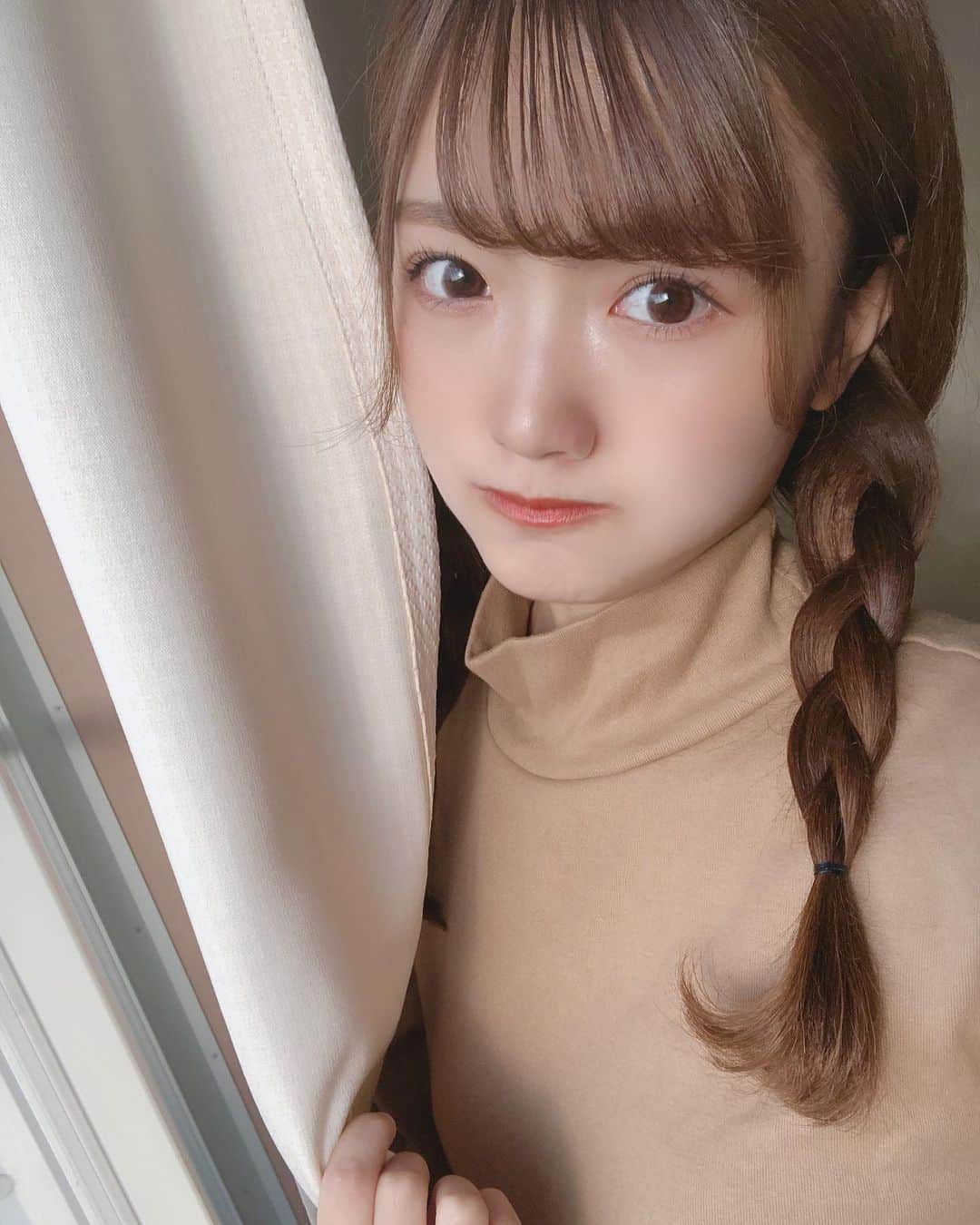 森下ありさのインスタグラム：「みつあみ✌️  #自撮り #brown #ヘアアレンジ #ヘアカラー #girl #私服」