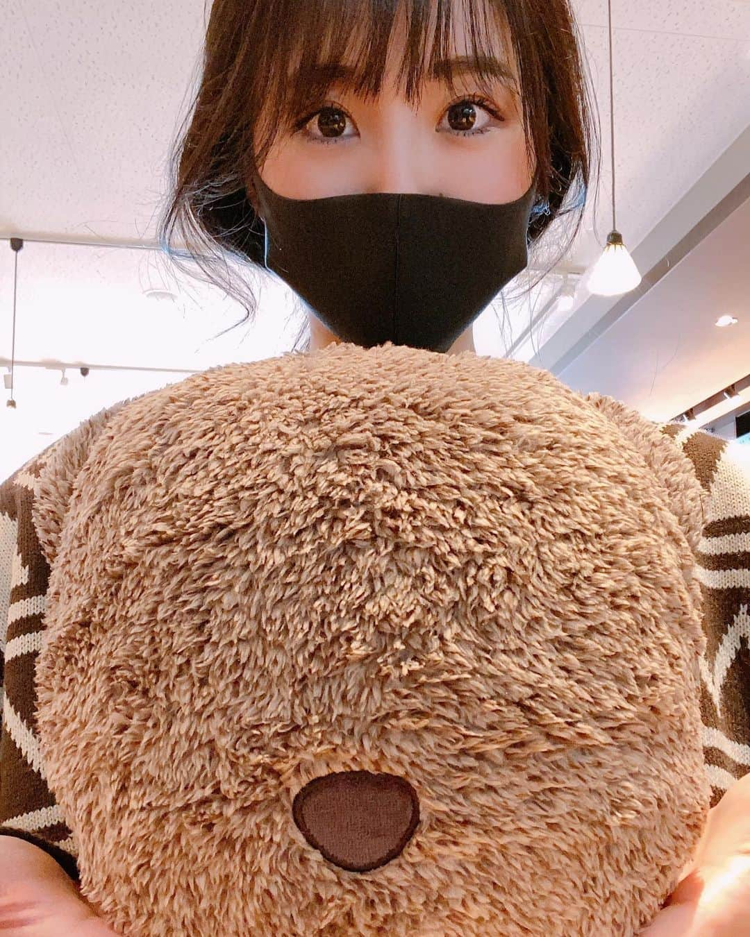 小寺真理さんのインスタグラム写真 - (小寺真理Instagram)「ブランケット🐻 #gu」12月1日 21時35分 - koteramaricorin