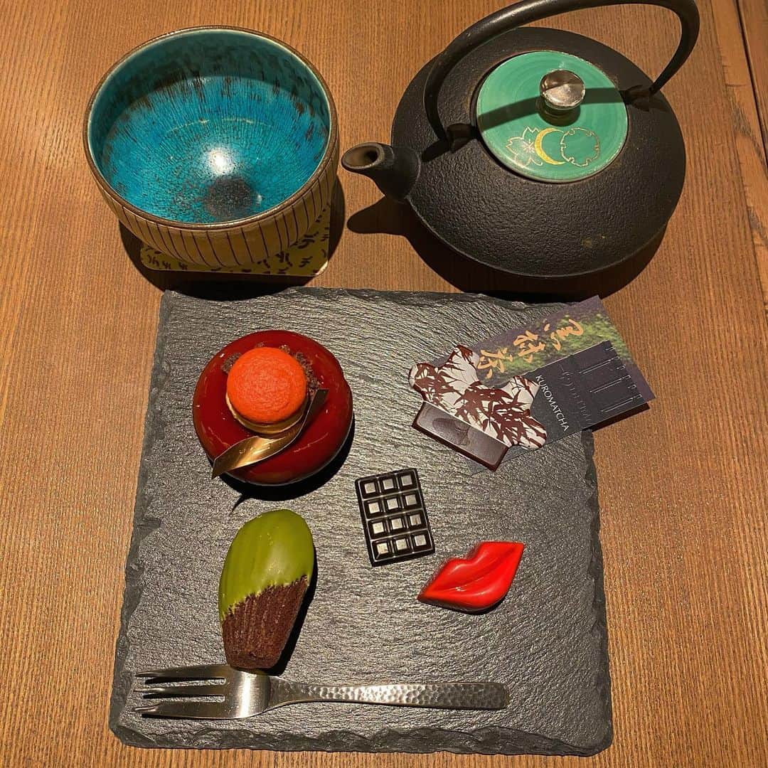 杉山緋那のインスタグラム：「ほうじ茶×チョコは最高だぁ(* ॑꒳ ॑* )」
