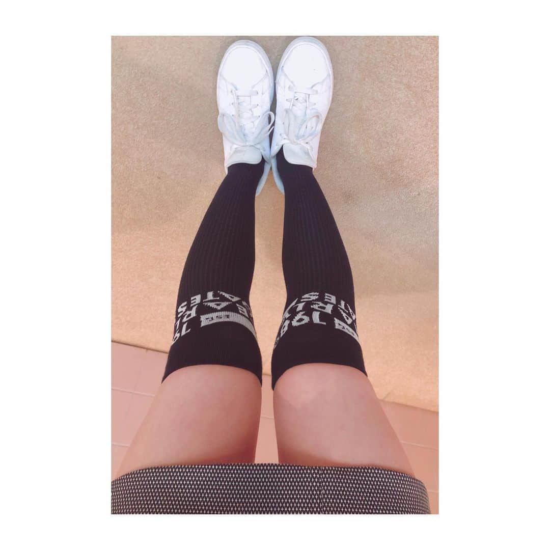 森田真以さんのインスタグラム写真 - (森田真以Instagram)「⛳️ お気に入りのゴルフウェア💗👕 天気がいい日のゴルフは本当に最高っ🏌️‍♀️☀️ ウェアが可愛いだけで更に テンションも上がる⤴︎🙌🏻✨ . これから寒くなるから 関東でゴルフは凍えそうだな🥲 . もっと上手になって色んな人と コース回れるようになりたいなぁ💕 不定期でしか行けてないから 下手くそのままゴルフ初心者1年生が 終わりそうです(ToT) . 誰か一緒に行こぉ👏🏻💕 そしたら更にやる気も出るﾊｽﾞ😙笑 ゴルフ仲間募集中〜🌼 . . . #ゴルフ #ゴルフ女子 #ゴルフウェア #ゴルフコーデ #ゴルフ好きな人と繋がりたい #ゴルフ初心者 #⛳️ #golf #golfstagram #golfwear #dayoff #pearlygates #newbalance #weekend #midel #tokyo #asiangirls #photo」12月1日 21時53分 - morita_mai