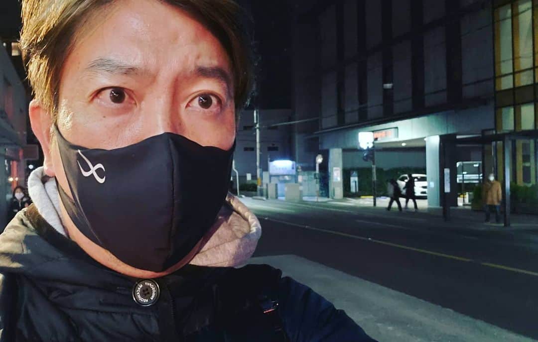 竹内弘一のインスタグラム：「大学院、政策ネットワーク論 「政策の窓モデル」発表終了。 あー緊張した！紅葉中継より緊張した(笑) こども宅食をいろんなモデルに 落としこんで研究していきたいと思います。 #政策の窓モデル #こども宅食」