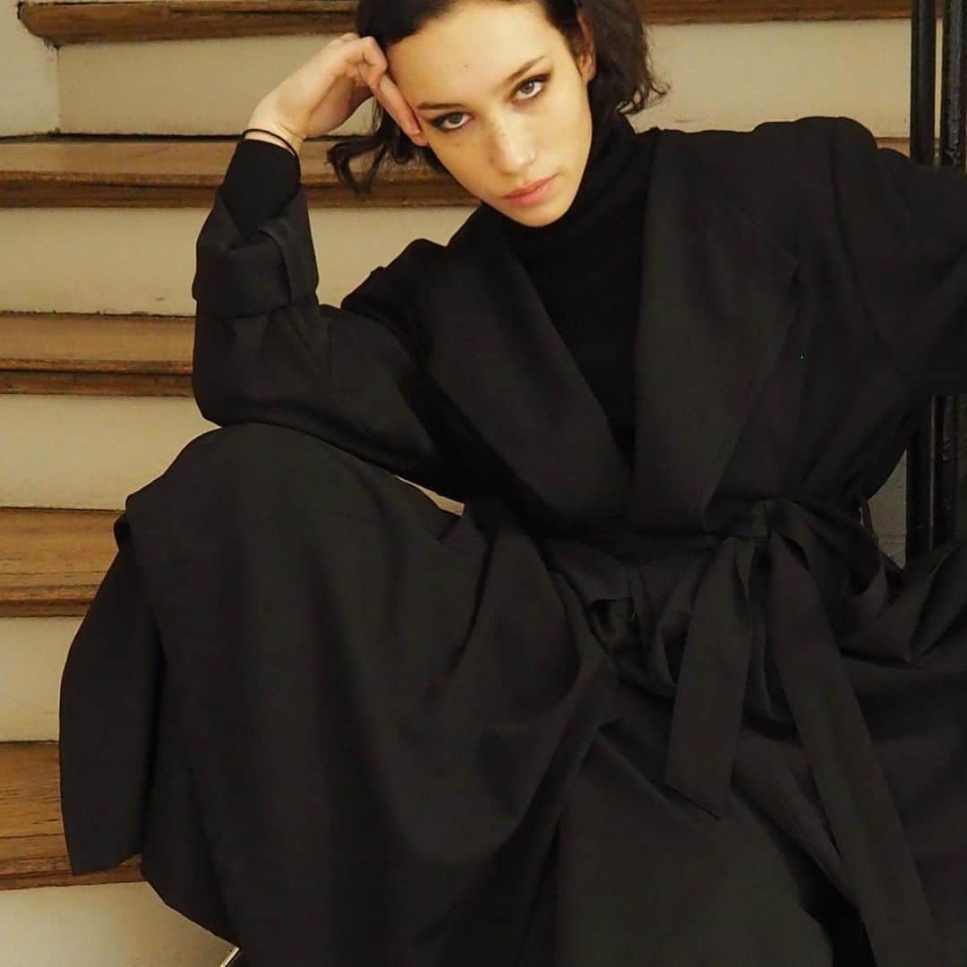 山本里美のインスタグラム：「Try on #limifeu」