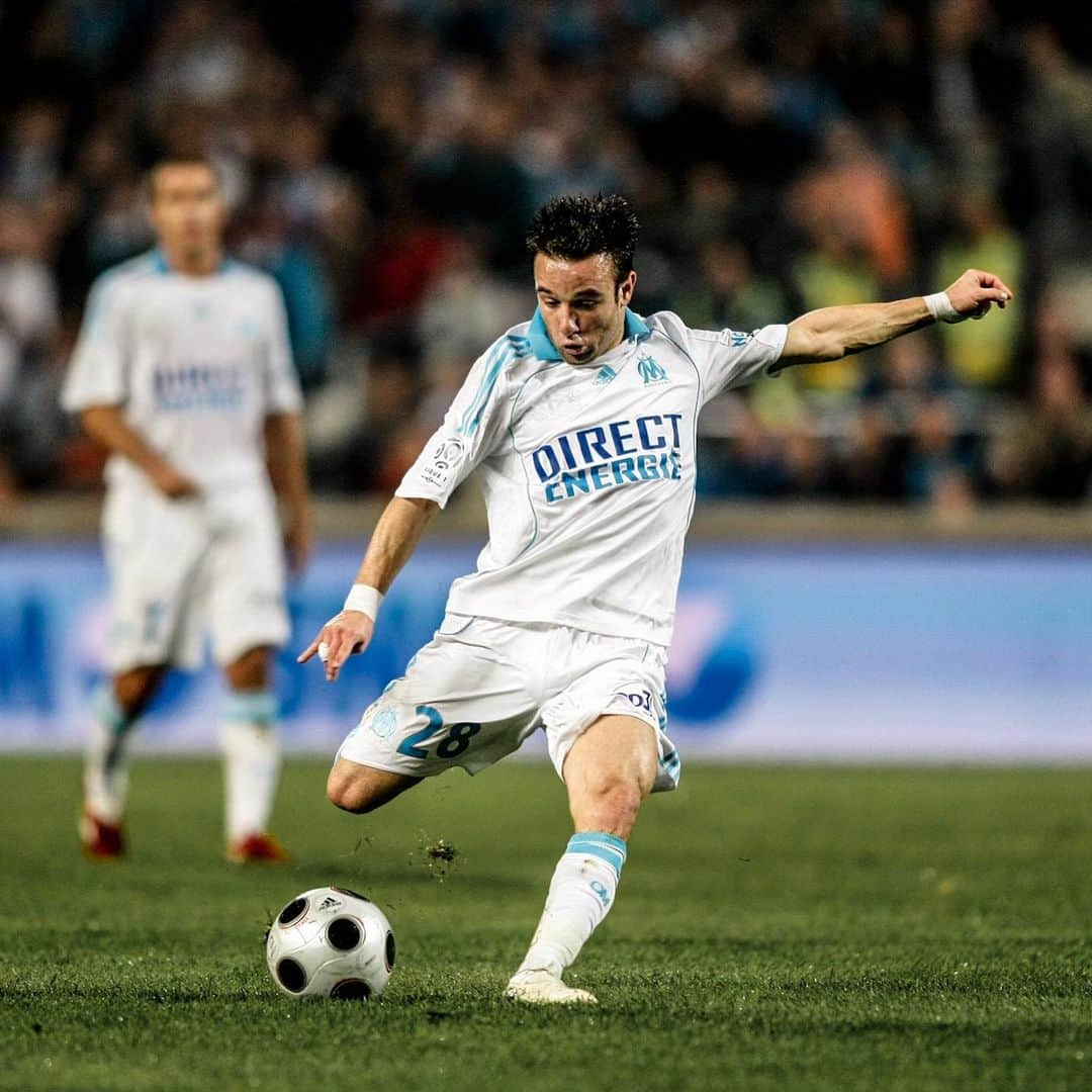 リーグ・アンさんのインスタグラム写真 - (リーグ・アンInstagram)「🔙🏟️ 3 anciens joueurs de @ligue1ubereats retrouvent l'@orangevelodrome ce soir, dont un certain Mathieu Valbuena (@mv28_officiel) 👋 !   🆚 🇫🇷#OMOLY 🇬🇷   Mathieu Valbuena, Yann M'Vila, and Youssef El-Arabi are back in Marseille this evening!  •  •  #UEFAChampionsLeague #Ligue1UberEats #Olympiacos#OlympiacosFC #ChampionsLeague#UCL #OrangeVelodrome#Ligue1Legends」12月1日 22時04分 - ligue1ubereats