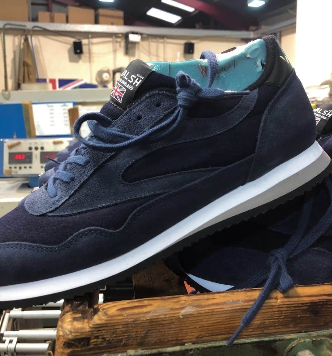ウォルシュのインスタグラム：「Sad that the Sale has ended? Well, enjoy all new products like our Cashmere Ensign Classic online now 😄 . . . #normanwalshuk #normanwalsh #britishmanufacturing #madeinbritain #ukmfg #shoes #footwear #sneakers」