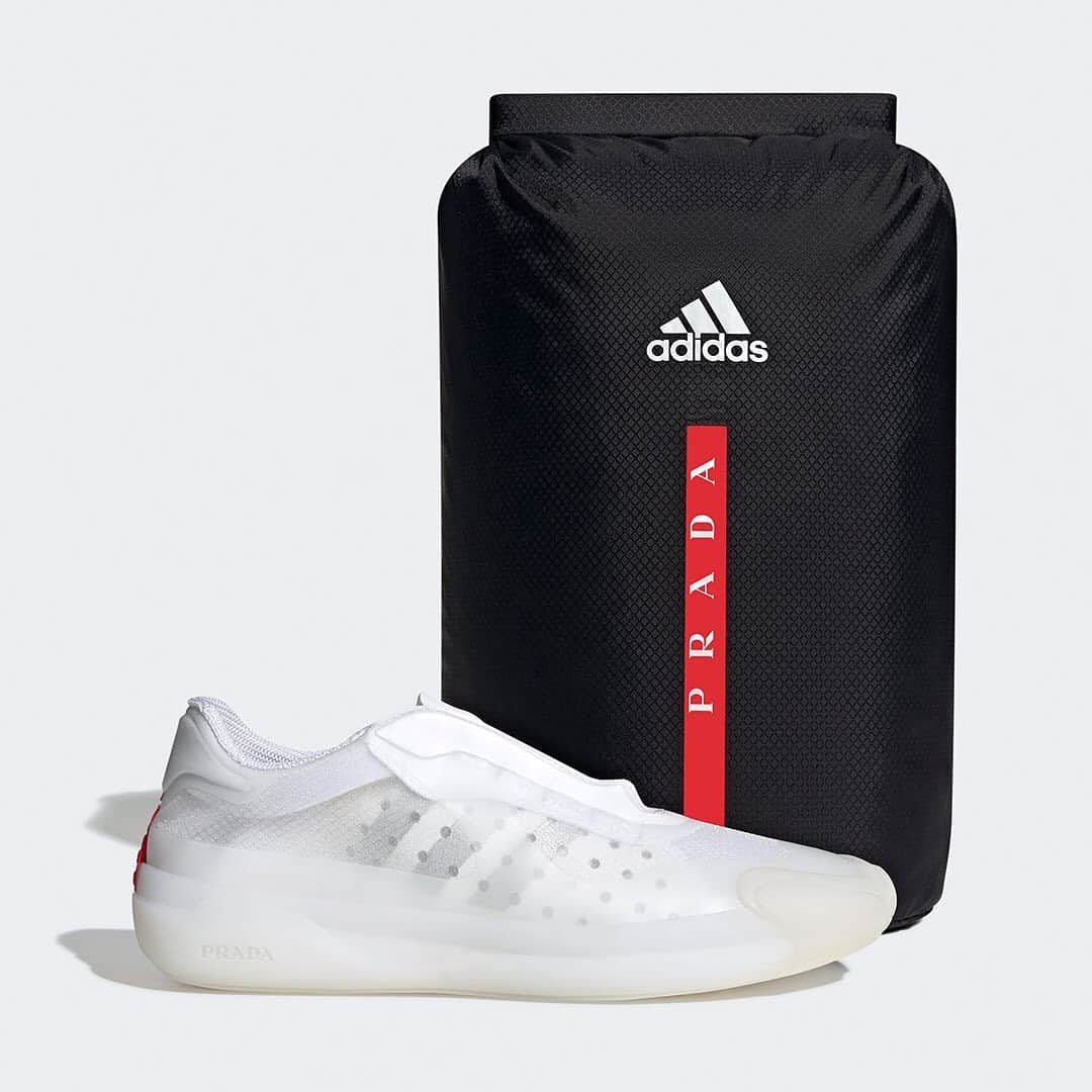 HYPEBEASTさんのインスタグラム写真 - (HYPEBEASTInstagram)「@hypebeastkicks: @prada and @adidas have officially unveiled the A+P LUNA ROSSA 21. The entirely-new silhouette draws inspiration from the AC75 Luna Rossa boat as well as iconic Prada and adidas sneakers from the past, delivering a sustainable and environmentally-conscious sneaker indebted to sailing and sporting heritage. As expected, no detail has been spared in the design of this sneaker. Its laces are narrower at the bottom to help with speed lacing, while they’re wider at the top to help prevent tied knots from coming loose, and even the shoe box has been specifically designed to be narrow and practical so that it can slip inside a water-resistant pouch. Pick up a pair on December 9 for approximately $650 USD.⁠⠀ Photo: adidas」12月2日 3時40分 - hypebeast