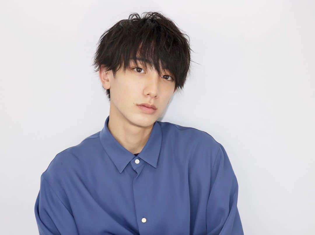 小西詠斗のインスタグラム：「ぽいっ そろそろアイコン変えたい😮」