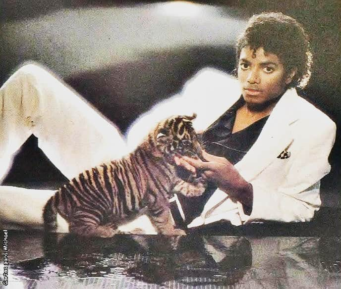 クエストラブさんのインスタグラム写真 - (クエストラブInstagram)「Nov 30 1982. #Thriller turns 38.」12月1日 22時21分 - questlove