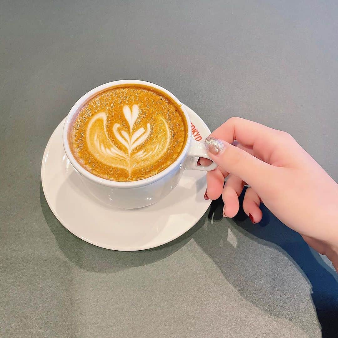 橋本紗奈さんのインスタグラム写真 - (橋本紗奈Instagram)「代官山に素敵なカフェを見つけました🤍 . . 大学の同級生が働いてて感動の再会だった( ´~` ) . #snscafetokyo #snscafe #cafe #カフェ巡り #代官山カフェ #代官山ランチ #代官山カフェ」12月1日 22時35分 - hashimoto_sana