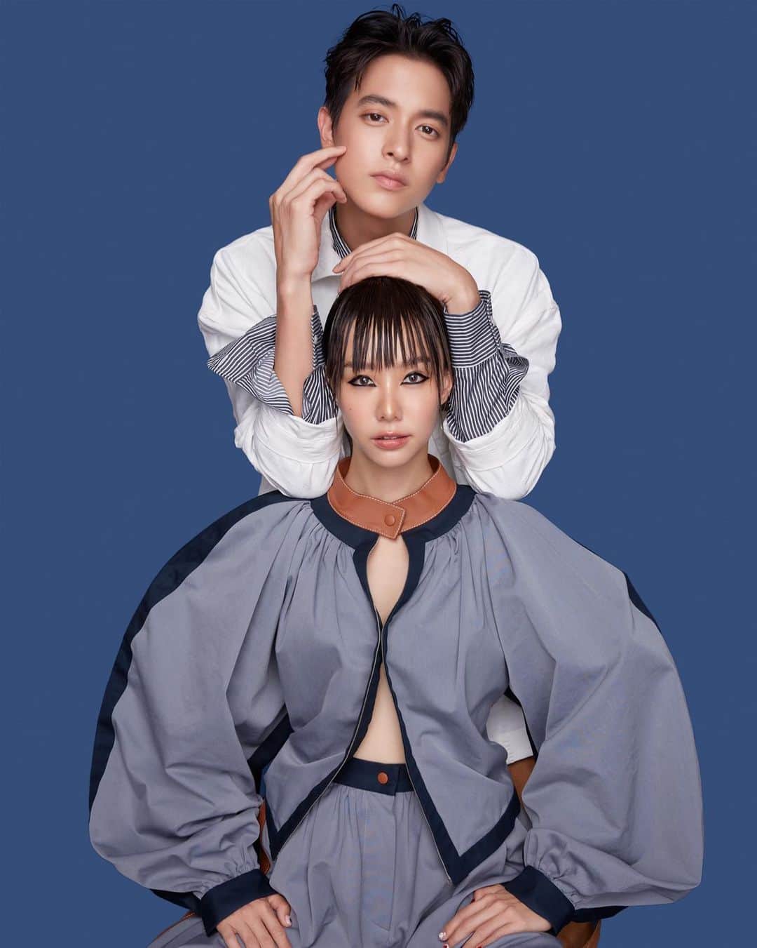 Jirayu Tangsrisukのインスタグラム：「รับปฏิทินช่อง 3 ง่ายๆ เพียงแค่มาดู Live ในวันพรุ่งนี้😀 เวลา 12.00-13.00 น. รับชม Live สด บรรยากาศการแจกปฏิทิน ได้ทาง Facebook, YouTube, Twitter และ TikTok Ch3Thailand แจกฟรีทุกวัน วันละ 1,200 ฉบับ พิเศษสุดๆ ร่วมเล่นเกมเพื่อลุ้นรับปฏิทินพร้อมลายเซ็นสดๆ จากนักแสดงอีกจำนวน 400 ฉบับ  ติดตามรายละเอียดเพิ่มเติมทาง Facebook Fanpage Ch3Thailand  #ปฏิทินช่อง3วันที่2」