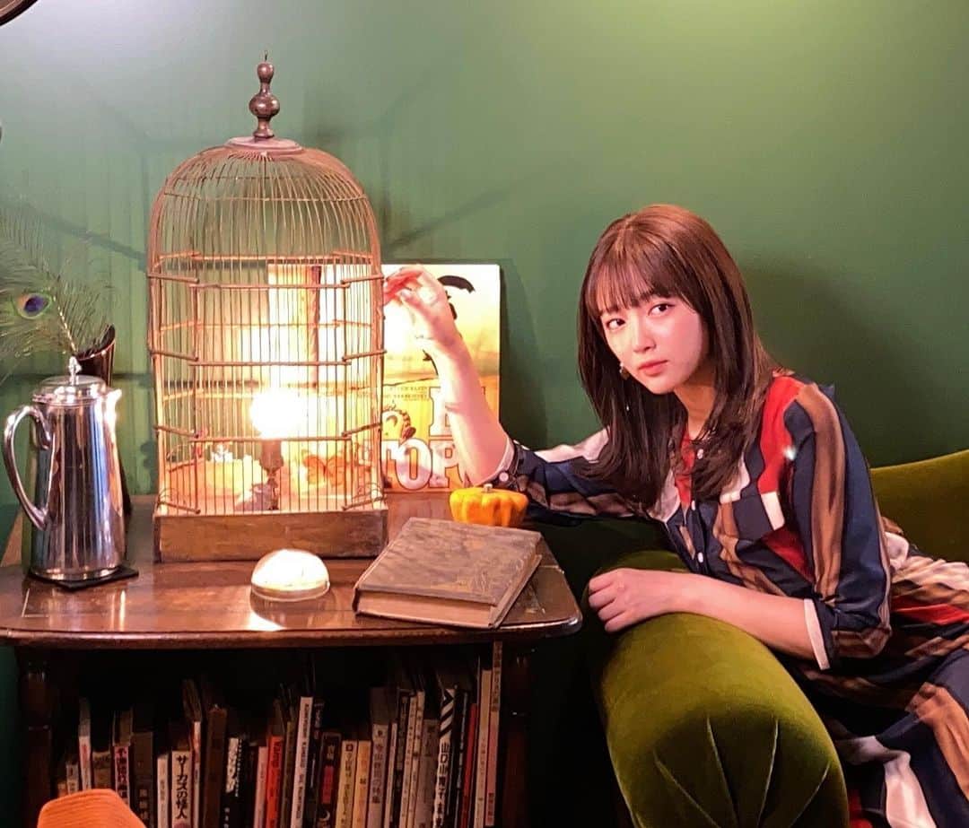 中山莉子さんのインスタグラム写真 - (中山莉子Instagram)「→﻿ B.L.T.1月号﻿ 今回の連載は大人企画ということでBARで撮影しました🍷﻿ ﻿ 髪染めて初の撮影だし、お酒の撮影も初めてでした！﻿ 大人の私みてくださいね~﻿ ﻿」12月1日 22時56分 - nakayama_riko_official