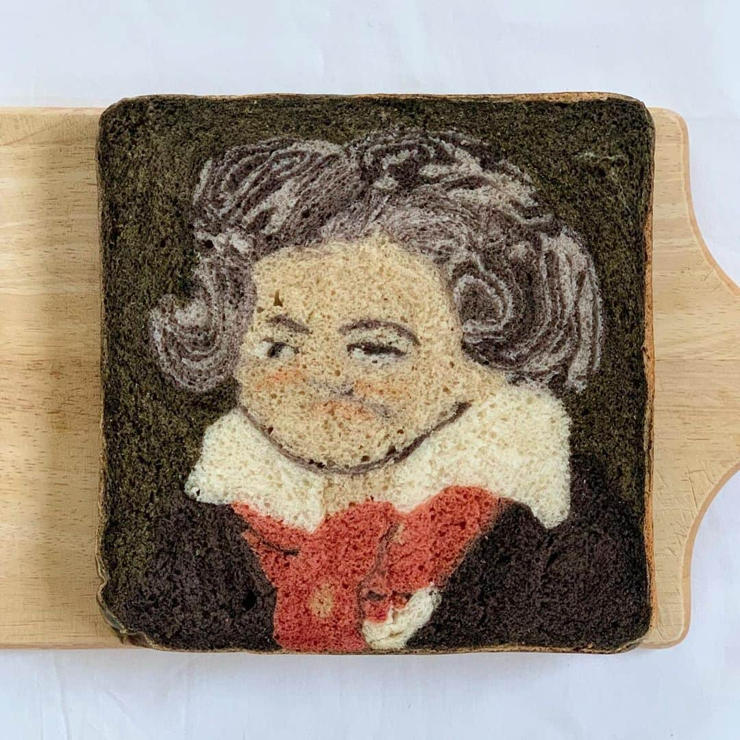 Ranさんのインスタグラム写真 - (RanInstagram)「. . . #beethoven ♩🎼 . . #イラストパン美術館　 10作品目です🎨 . . 「ベートーベンの肖像画」 . . みなさま、 いつもあたたかい目で見てくださり ありがとうございます🙏💕 . . . #bread #illustration #baker #bakery #loafbread #breakfast #sandwich #musicvideo #music #art #breadart #手作りパン #パン #食パン #パン切り包丁 #美術館 #ベートーベン #音楽室 #音楽 #運命 #トーストアート #食パンアート #朝ごパン #自画像 #肖像画 #パン教室 #konel #イラストパン」12月1日 23時02分 - konel_bread