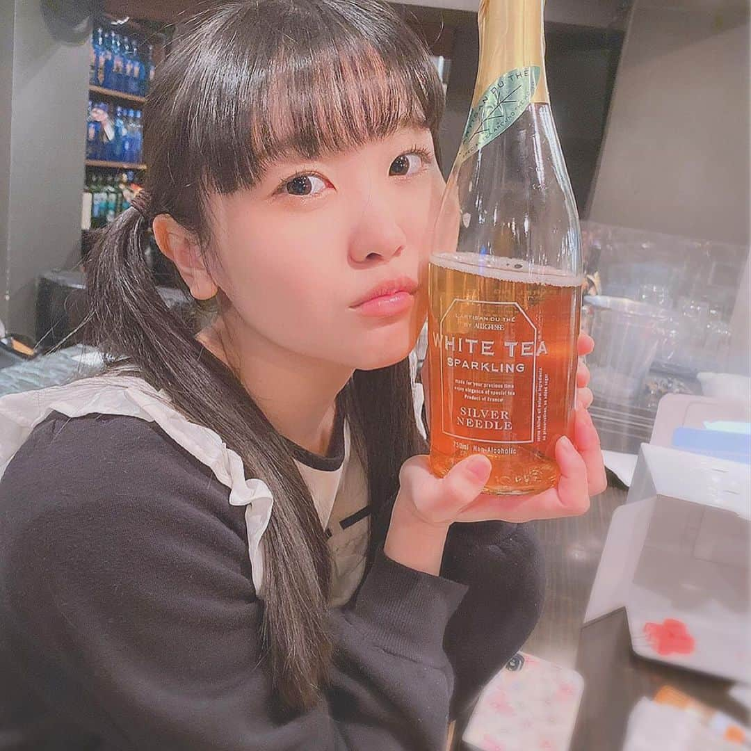 鈴芽さんのインスタグラム写真 - (鈴芽Instagram)「． ． 22さい❤︎ ． たくさんのおめでとうをありがとう☺︎ ． ．」12月1日 23時20分 - suzume_tjpw