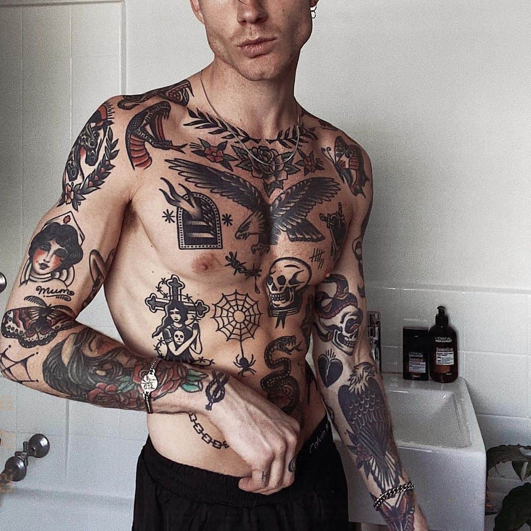 THOMAS DAVENPORTのインスタグラム：「// first few weeks back at gym after 8 months off feelsgoodman.jpg」