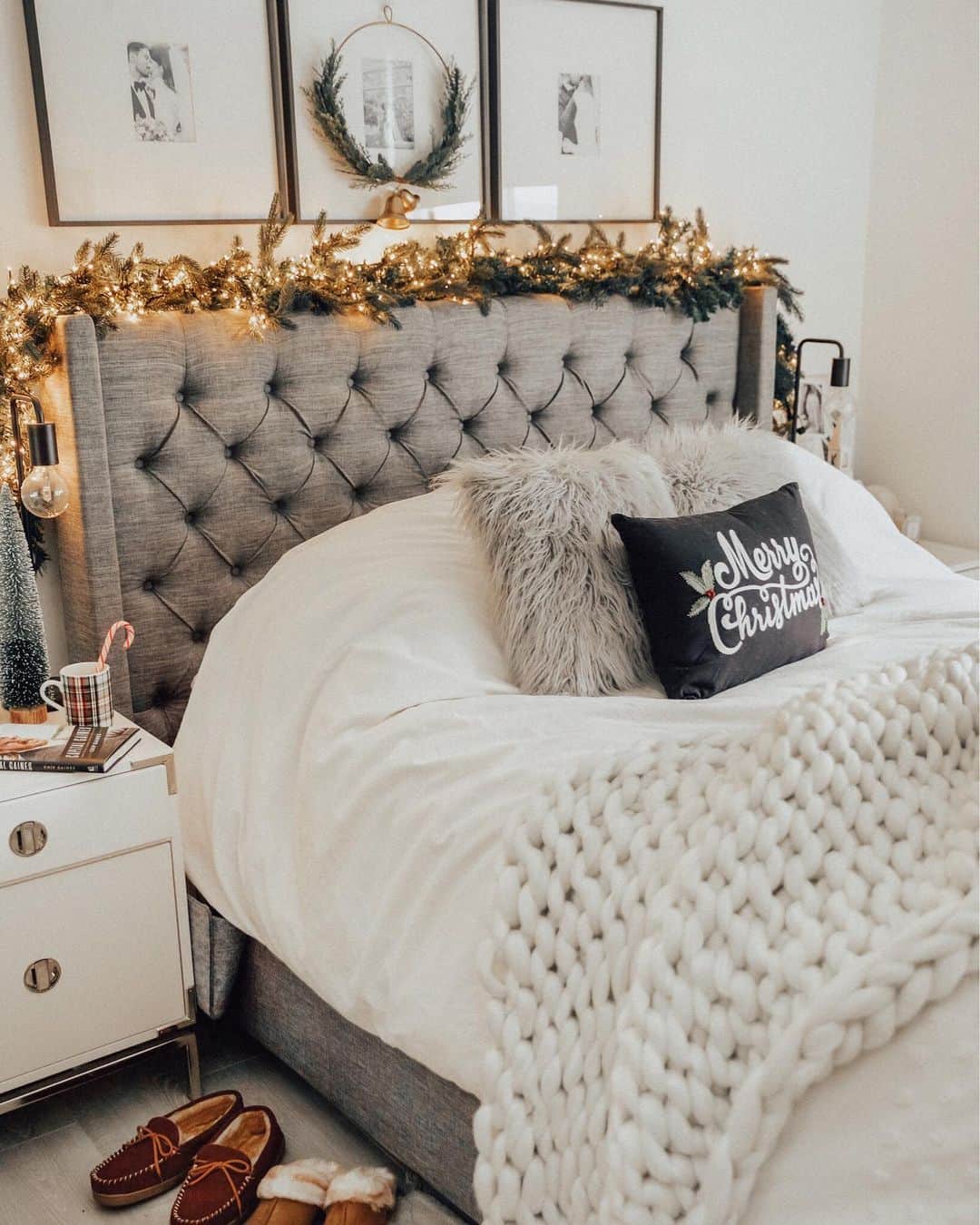Stephanie Sterjovskiさんのインスタグラム写真 - (Stephanie SterjovskiInstagram)「It’s the garland over the headboard for me 😍🤗  Anyone else love to decorate their bedroom during this time of year too? Especially for watching Christmas movies in bed! What’s your favourite holiday movie?🍿 Ours has and always will be Home Alone 1 & 2 😂 Linked some bedroom & Christmas decor here: http://liketk.it/32Q62 @liketoknow.it #liketkit #LTKhome #christmasbedroom #jollyabode」12月1日 23時38分 - stephsjolly