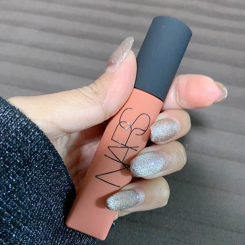 ななせ結衣のインスタグラム：「おにゅうのリップ💄. . 今年はマットのリップばっかり🥺  . #nars #cosme #make」