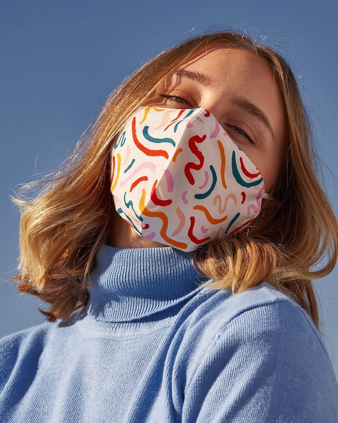 fossilさんのインスタグラム写真 - (fossilInstagram)「This Giving Tuesday, we’re giving 100% of our U.S. mask proceeds to @TeamRubicon who have been working on the front lines of COVID-19 relief. #GivingTuesday」12月2日 0時00分 - fossil