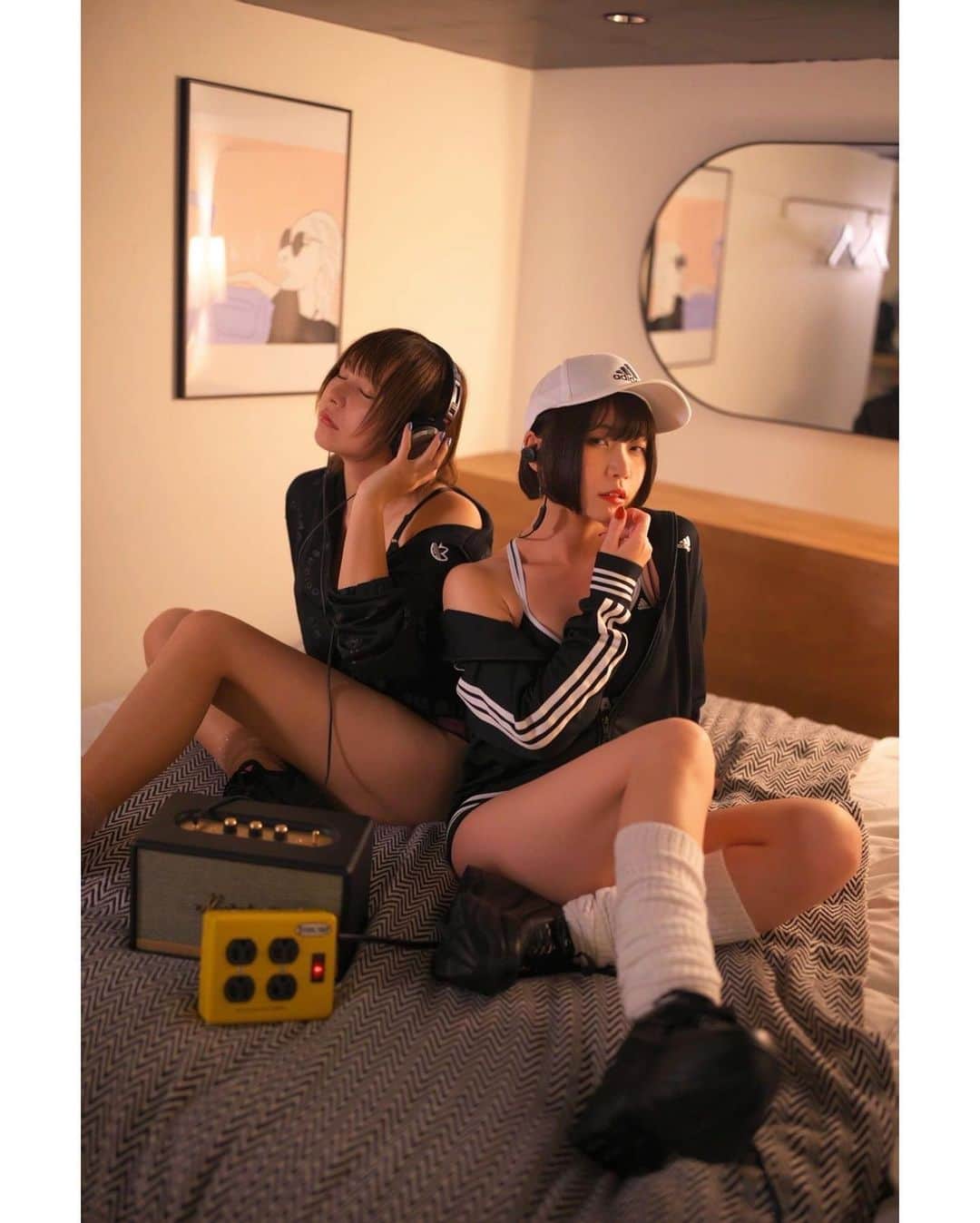 白波瀬ミキティ。のインスタグラム：「アディダスコーデ🌈✨ . . . . #グラビアモデル  #グラビアアイドル  #アディダス #adidas  #リンクコーデ  #アディダスコーデ  #dj #streetfashion  #photography  #portraitphotography #streetphotography #edscvr_moodjapantrip #visualsoflife #impressio_shots #good_portraits_worldxploretocrate #shootermag #pursuitofportraits #ootd #dscvr_mood #jp_portrait部 #東京カメラ部 #igersjp #ポートレート #被写体 #お洒落さんと繋がりたい #model #ポートレートモデル #写真好きな人と繋がりたい」