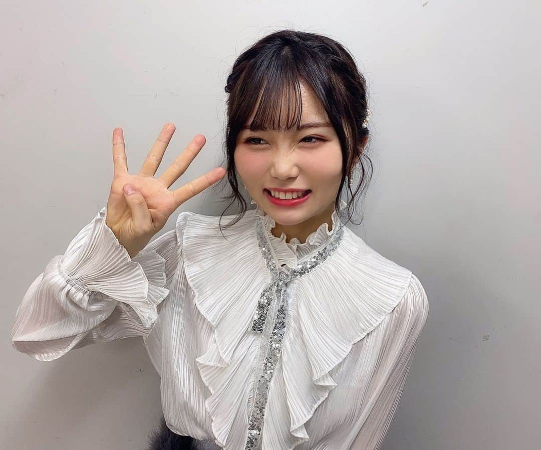 秋吉優花さんのインスタグラム写真 - (秋吉優花Instagram)「#AKB48歌唱力No1決定戦 第4位でした！！😊❤️ . ありがとうございました！！！ . 「あなたのキスを数えましょう」 「アイノカタチ」 . この2曲に込めた想いが あなたの心に届いてたら幸せだな😊 . とても素敵な日でした。 いつも本当にありがとう。 . これからも成長を見守ってて下さい！！ . ファイナリストライブ何歌おう🤔 楽しみです！！💐」12月2日 0時53分 - akiyoshi_1024