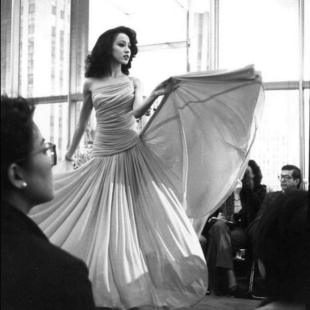 ホルストンのインスタグラム：「A dress you want to move in: Pat Cleveland in #Halston」