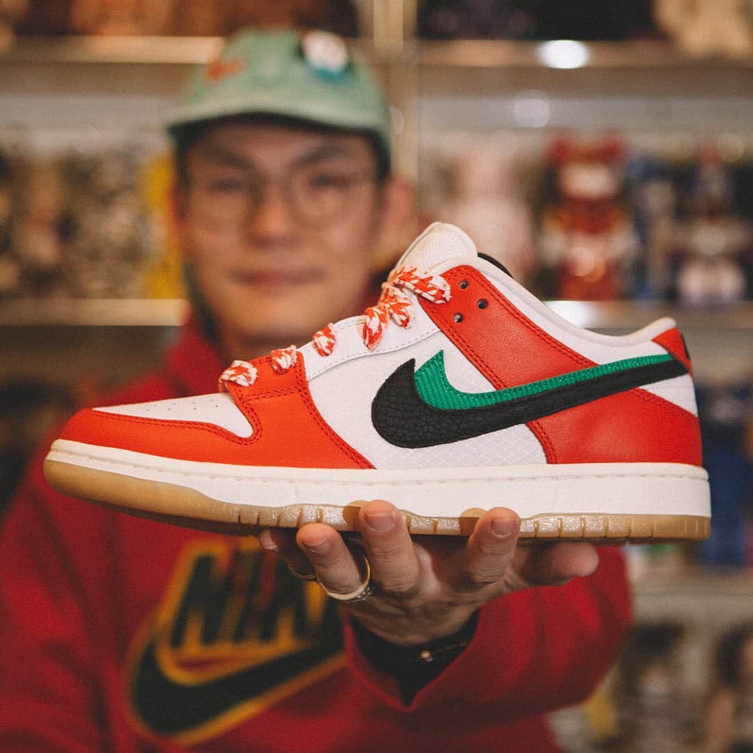 HYPEBEASTさんのインスタグラム写真 - (HYPEBEASTInstagram)「@hypebeastkicks: Here are some of the best sneaker releases of the week with the @selectshopframe x @nikesb Dunk Low "Habibi" at the top alongside the Air Jordan 4 “Manilla,” in-line @newbalance 550s, @noahclothing x @adidas Gazelle Collection, and more. Click the link in bio for the full list of releases.⁠⠀ Photo: Nike/adidas/New Balance/@louisvuitton/@asics/@reebok」12月2日 1時26分 - hypebeast