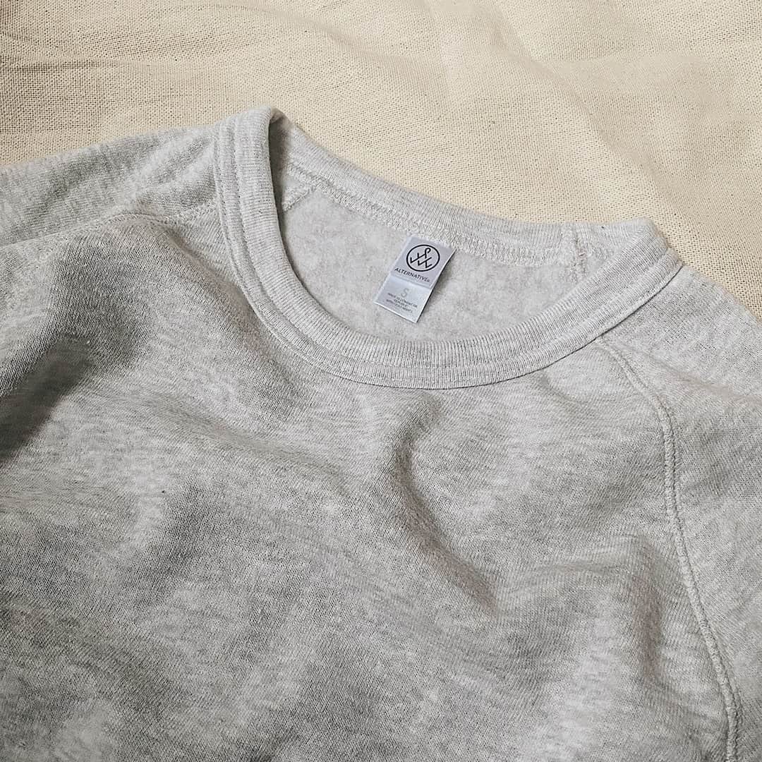 オルタナティブさんのインスタグラム写真 - (オルタナティブInstagram)「Vintage-inspired look and feel-- the perfect everyday sweatshirt. 😍 #WeAreAlternative」12月2日 1時30分 - alternativeapparel