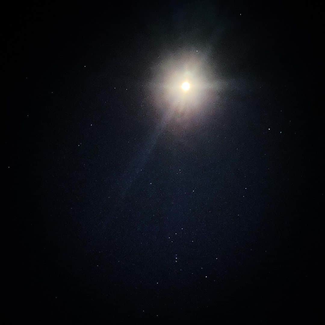 祥吉さんのインスタグラム写真 - (祥吉Instagram)「月と星  #月 #星 #月と星 #星に願いを #乗り越える #乗り越える力」12月2日 1時52分 - akoshokichi