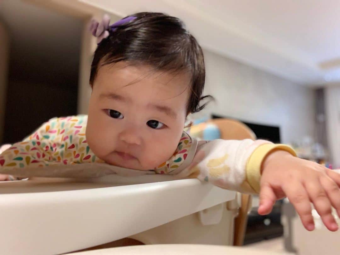 イ・ユンジのインスタグラム：「아빠와 다른점이있다면 #셀카를즐긴다는것 #소울230일」