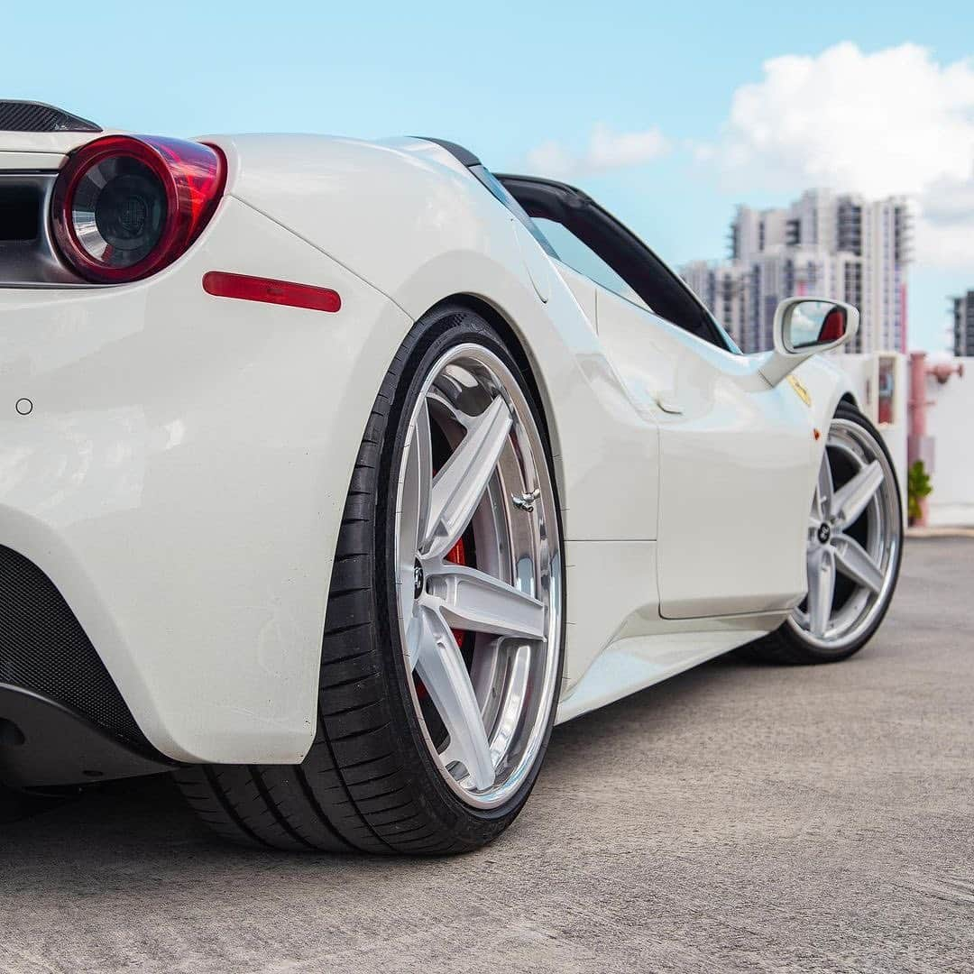 CARLiFESTYLEさんのインスタグラム写真 - (CARLiFESTYLEInstagram)「Ferrari 488 Spider sitting on @anrkywheels #carlifestyle」12月2日 12時53分 - carlifestyle