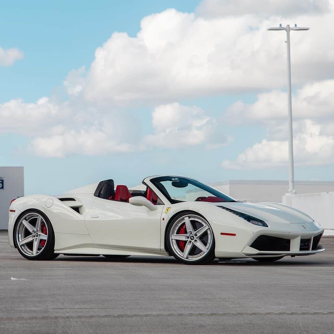 CARLiFESTYLEさんのインスタグラム写真 - (CARLiFESTYLEInstagram)「Ferrari 488 Spider sitting on @anrkywheels #carlifestyle」12月2日 12時53分 - carlifestyle