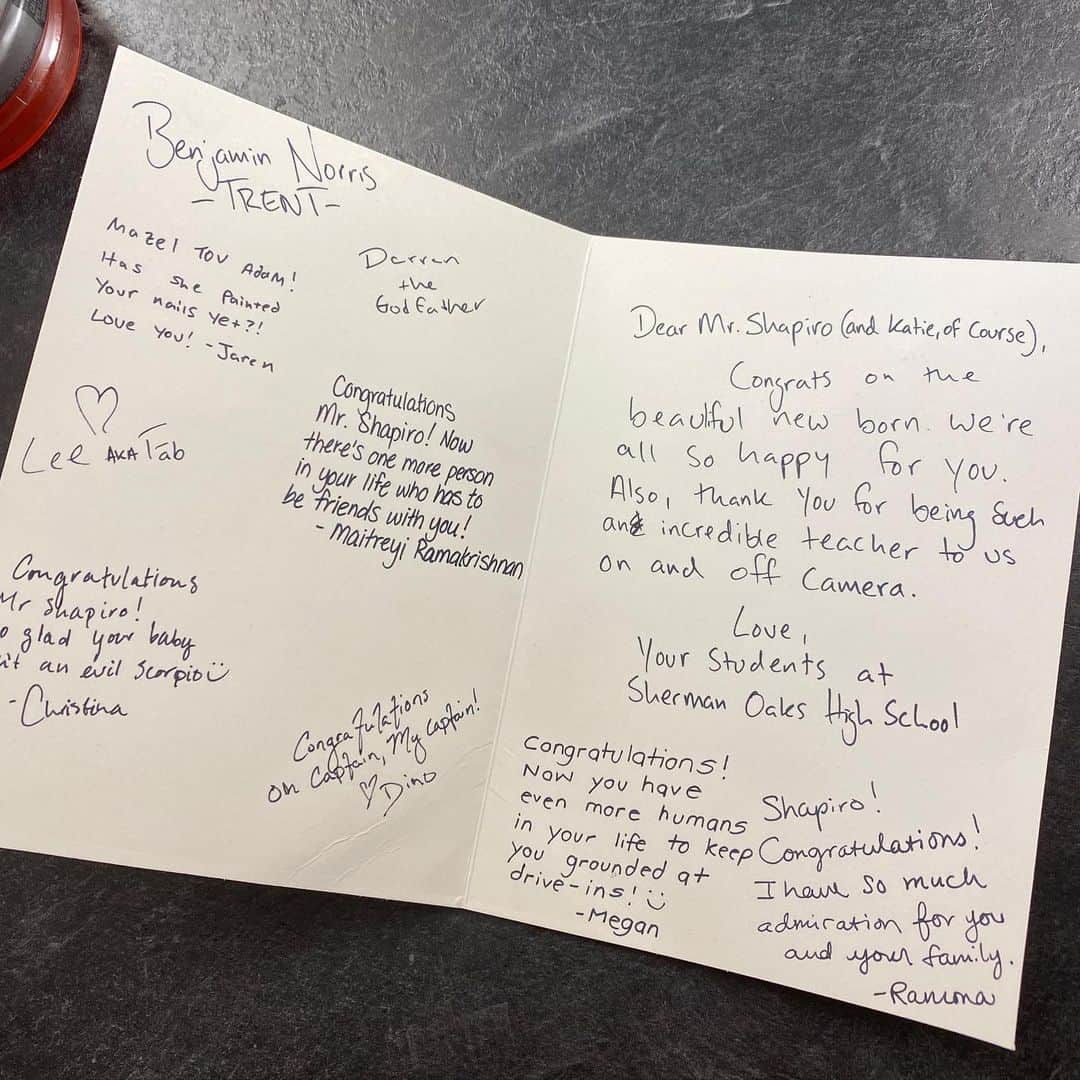 アダム・シャピロのインスタグラム：「I love my “students”. @neverhaveiever」