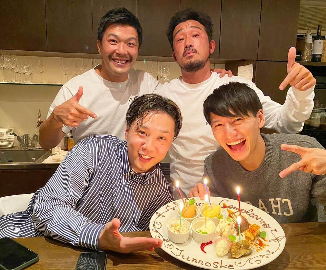 君島良夫のインスタグラム：「Birthday dinner with the Family🍷 #JT」
