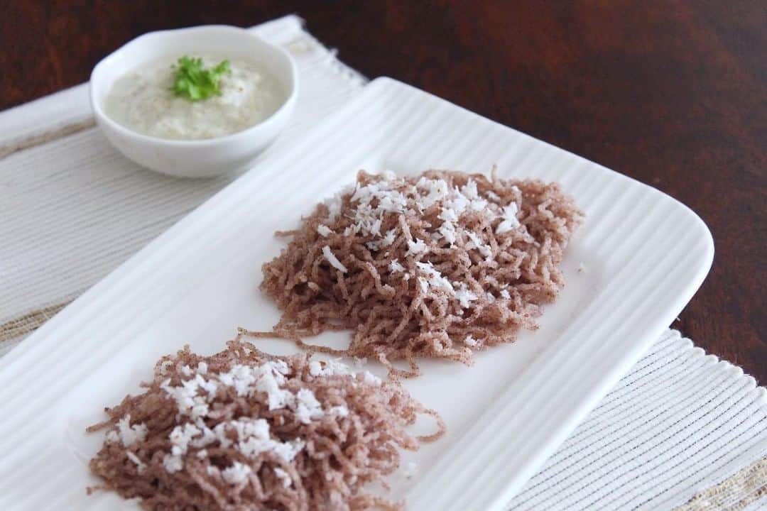 Archana's Kitchenさんのインスタグラム写真 - (Archana's KitchenInstagram)「Udupi Style Red Parboiled Rice Sevai Recipe is a traditional breakfast recipe from the Udupi region of Karnataka. Freshly made rice noodles are also referred to as Sevai. Here, the sevai is prepared using red parboiled rice, which is much healthier than white rice.   You can serve this along with Spicy Coconut Chutney and Filter Coffee for the breakfast. Get the recipe from the smart.bio link in my profile @archanaskitchen . . . . . #recipes #easyrecipes #breakfast #Indianbreakfast #archanaskitchen #healthylifestyle #eating #highprotein #breakfastclub #cheesetoast #cheesechilli #Cheesechillitoast #homemadefood #eatfit #cooking #food #healthyrecipes #foodphotography #recipeoftheday #comfortfood #deliciousfood #delicious #instayum #food」12月2日 11時30分 - archanaskitchen