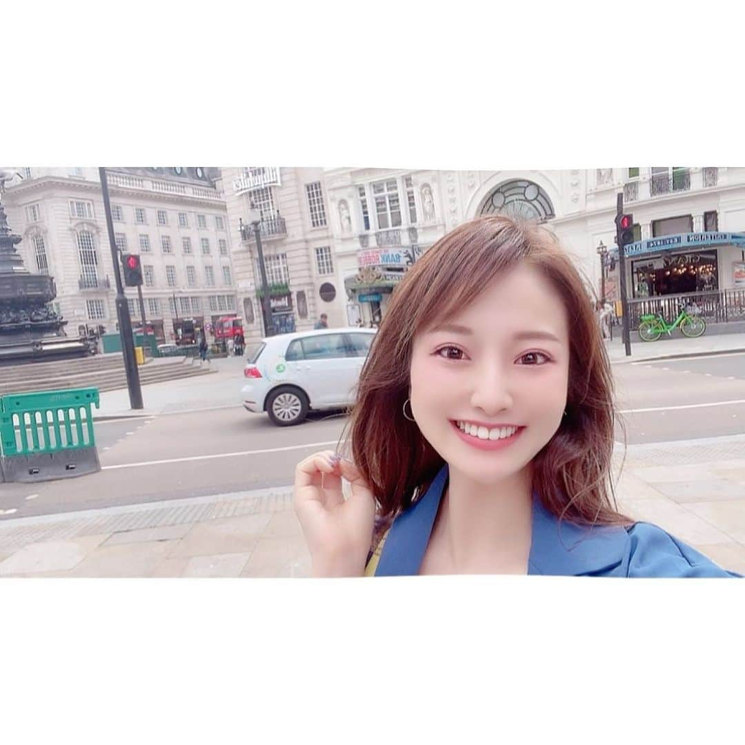 松木星良さんのインスタグラム写真 - (松木星良Instagram)「とっても楽しそうですが背景がどこだかわからないじゃないというところで2枚目ドン！ 曇りなのに絵になりすぎｨ絵画みたいｨ🖼 お店もめたくたハリーポッターの世界なのでした〜🧙‍♀️  #london #harrypotter #uk #selfie #businesstrip #londonbus #これぞロンドンのイメージ #建物がいちいちﾋｬｰってなる #天気はぎりぎりセーフ #1日がめちゃくちゃ長い #22時すぎでやっと暗くなる #重ねてのお伝えになるけど建物がﾋｬｰ #すんごくﾋｬｰ #ベンの近くに泊まりました #ベン🕰」12月2日 12時07分 - seiraet