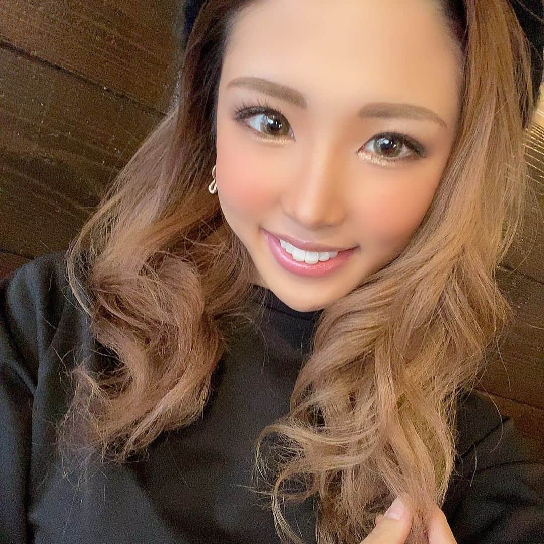 藤咲ひなたさんのインスタグラム写真 - (藤咲ひなたInstagram)「おはようございます☀ ひなたです🥺✨✨  今日は天気がいいので、ランチして 夜バリバリお仕事しまーす💓  9時にはいるのでススキの出る方連絡ください💓  P&J 札幌市中央区南４条西３丁目 N-プレイスビル 5F 011-518-1444 💋藤咲ひなた💋  #美脚　#美脚トレーニング　#美脚美尻　#高身長女子　#トレーニング女子　#ノンアルコール　#ミナミ　#国分町　#ピーアンドジェー　#lfl #モデル　#飲み屋　#ススキノ　#かわいい　#ドレス　#いいね　#錦　#中洲　#すすきの　#札幌　#ホステス　#キャバクラ　#キャバ嬢　#起業したい　#バルセロナグループ　#バルセロナ　#ニュークラ　#ニュークラブ　#美脚トレーニング　#オシャレ」12月2日 12時23分 - laputa_hinata