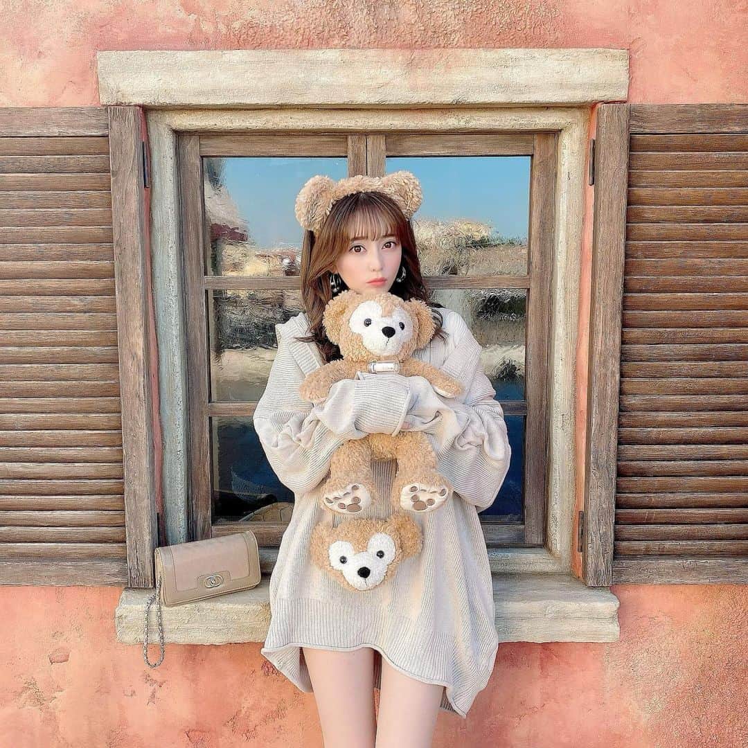 堀尾実咲のインスタグラム：「disneysea🧸🤎  すっかりクリスマスモードで とてもときめいた🎄🎅  #ディズニー #ディズニーシー #東京ディズニーシー #TDS #ディズニーリゾート #東京ディズニーリゾート #ディズニークリスマス #ダッフィー #ダッフィーコーデ #darich #disney #disneysea #tokyodisneysea #disney #disneysea #disney #disneysea #disneyresort   ※お写真撮るときだけマスク外してます。」