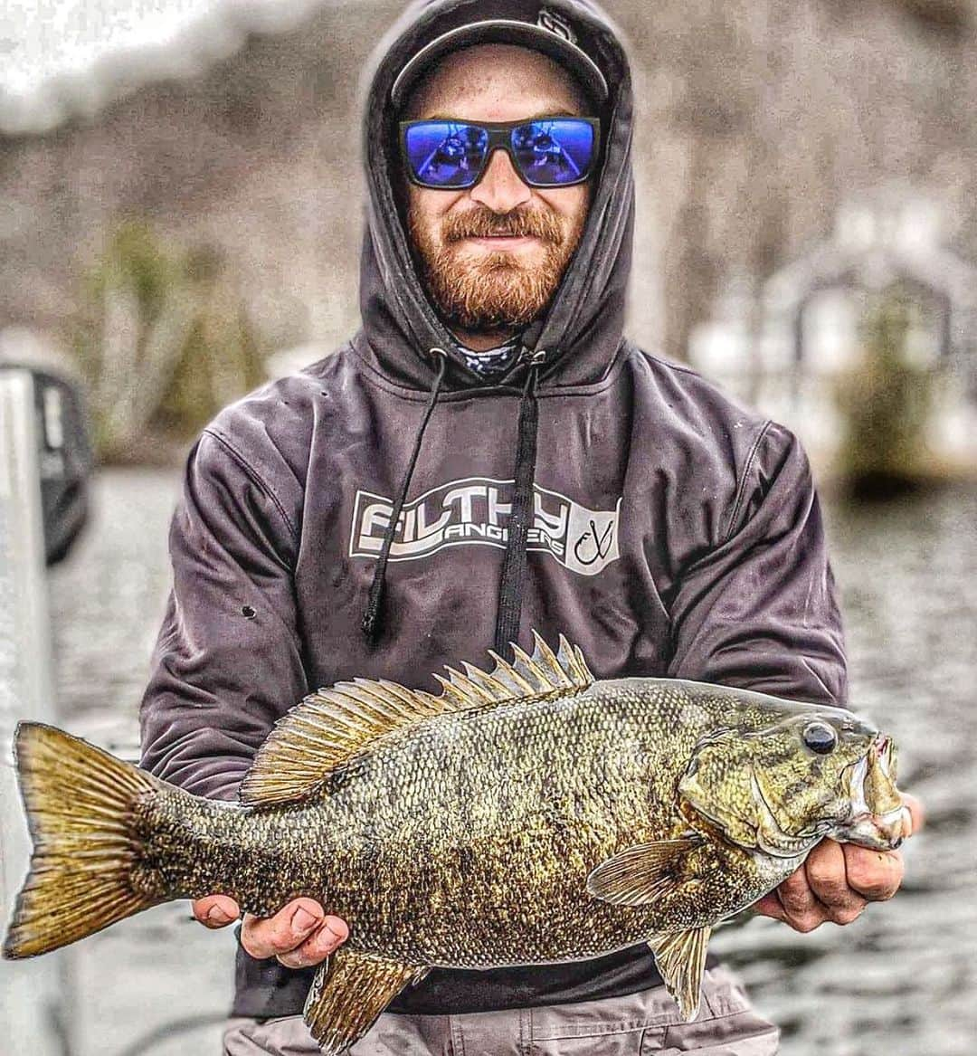 Filthy Anglers™さんのインスタグラム写真 - (Filthy Anglers™Instagram)「Boy oh boy!! Look at this absolute beast of a smallie pulled in by Filthy Anglers top model @andrew_knowlton ! He broke his PB smallie two weeks ago with this one coming in just under 5lbs, 4.14lbs to be exact. This kid is an absolute stick and an even better person. Thanks for representing this brand so well over the years, you are yet again Certified Filthy - what a beauty, the fish Andrew...the fish. #fishing #filthyanglers #bassfishing #smallmouth #bronzeback #hunting #outdoors #icefishing #boat #angler #photography #filthyanglers #bassfishing #kayak」12月2日 12時43分 - filthyanglers