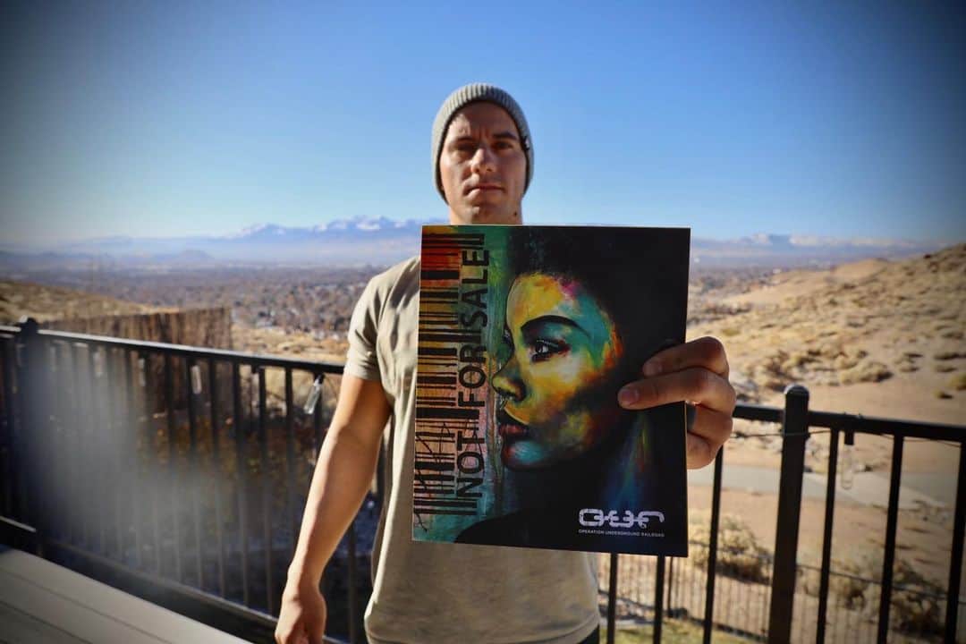 ジェイコブ・ダルトンのインスタグラム：「Today is Giving Tuesday and I thought what a great time to spread the word about @ourrescue new book that released today. They are an organization that fights to end sex trafficking and rescues and supports survivors. This book holds artwork, stories and poems from their survivors. I just spent the morning reading it and it’s unbelievable. I went to a fundraiser for this foundation, that’s how I first found out about them, and they do some incredible work helping fight this issue. Please consider picking this book up or donating today if you have the means 🙏🏼 here’s the link   ourrescue.org/notforsale    @ourrescue #NotForSale #GivingTuesday #OURrescue. Let’s show the world that children are not for sale.」