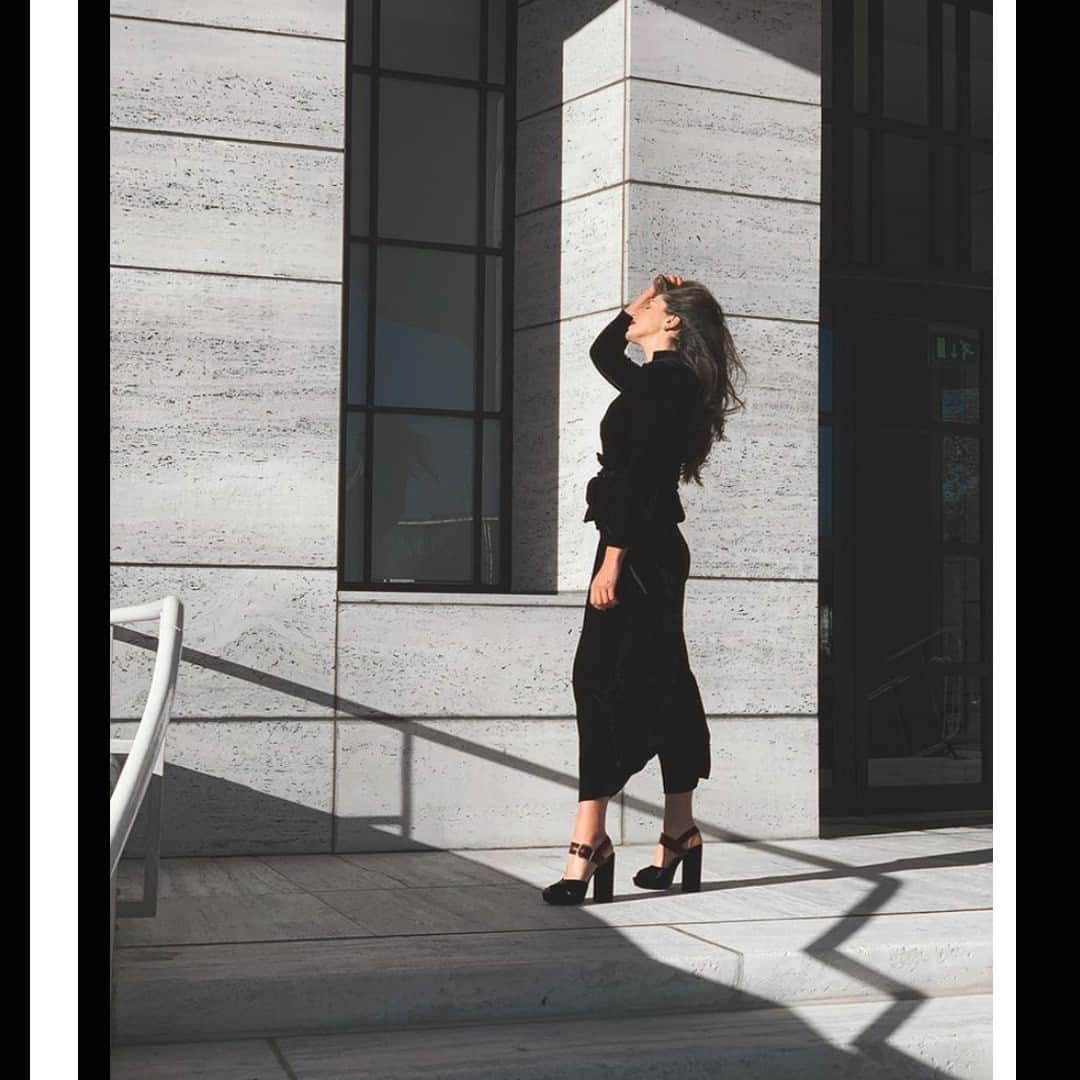 のインスタグラム：「Step away from the shadows in the black velvet Colby Jacket and Midi Skirt. Image via @aidaper」