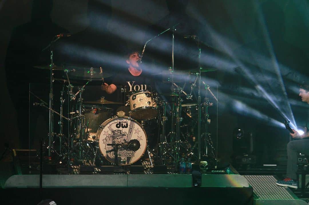 3 Doors Downのインスタグラム：「Happy Birthday to the man always keeping us on tempo! Send your best birthday wishes to @greg3doorsdown_ in the comments below.」