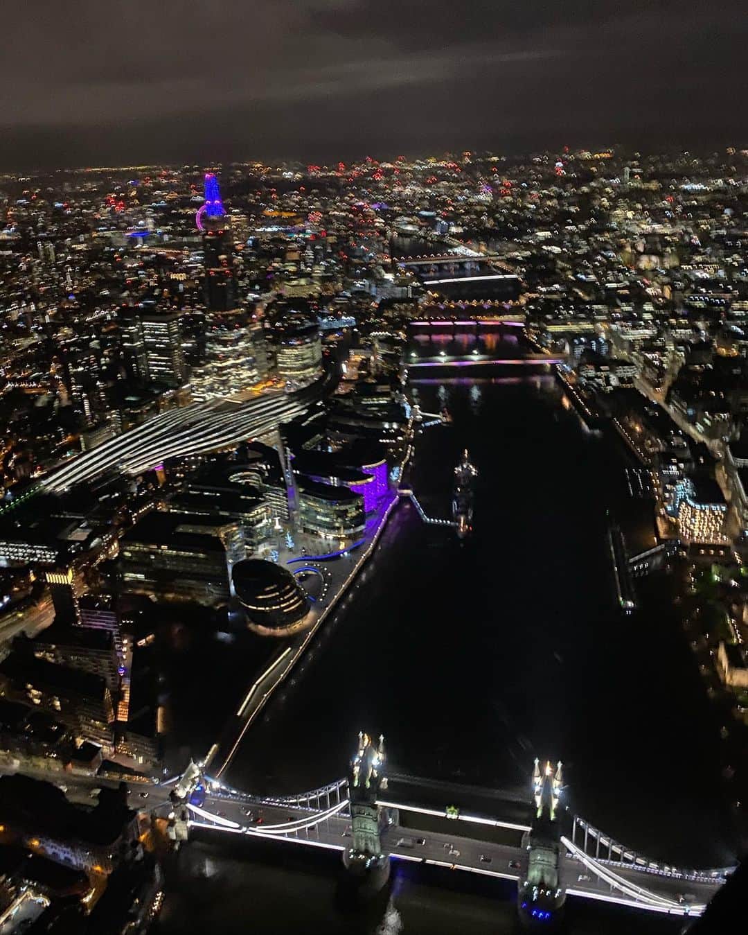 のインスタグラム：「Still mad for you, London.」